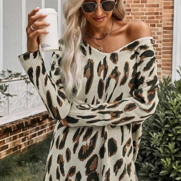 V NECK Leopard print knit long sleeve tunic top - Picture 4 of 5
